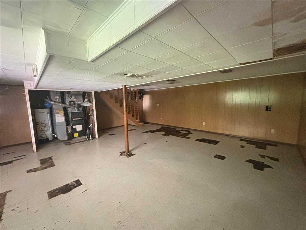 270 Wheeler Avenue McKees Rocks, PA 15136 - Photo 16 of 28 a view of a room with gym equipment