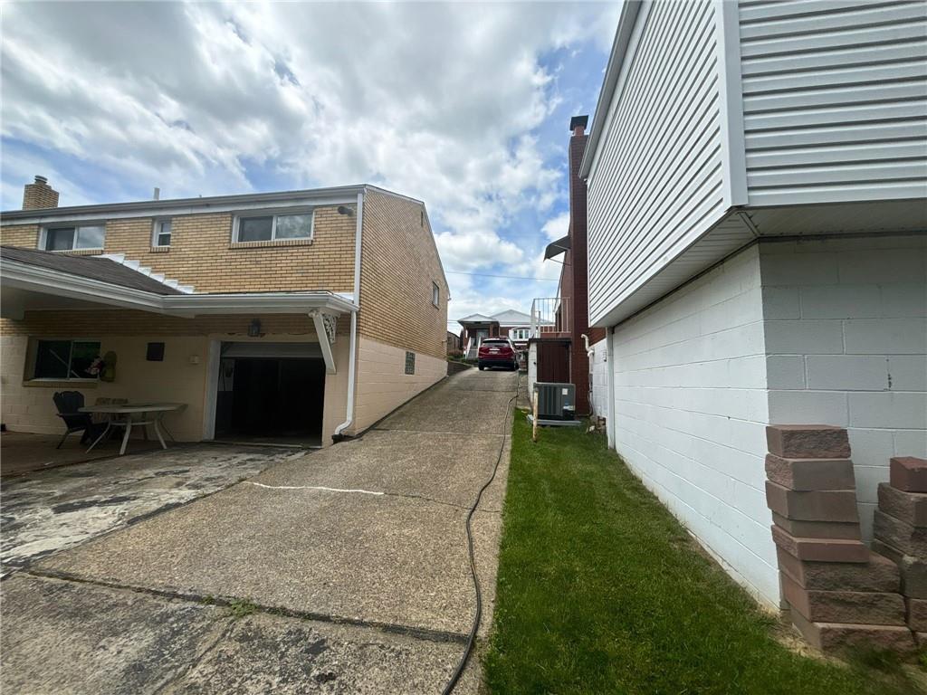 270 Wheeler Avenue McKees Rocks, PA 15136 - Photo 26 of 28 a view of a porch