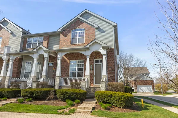 $450,000 | 1101 Ironwood Lane, Lisle, IL 60532