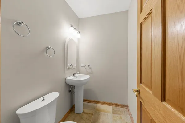 $450,000 | 1101 Ironwood Lane, Lisle, IL 60532
