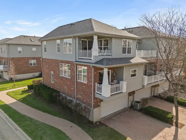 $450,000 | 1101 Ironwood Lane, Lisle, IL 60532