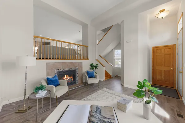 $450,000 | 1101 Ironwood Lane, Lisle, IL 60532