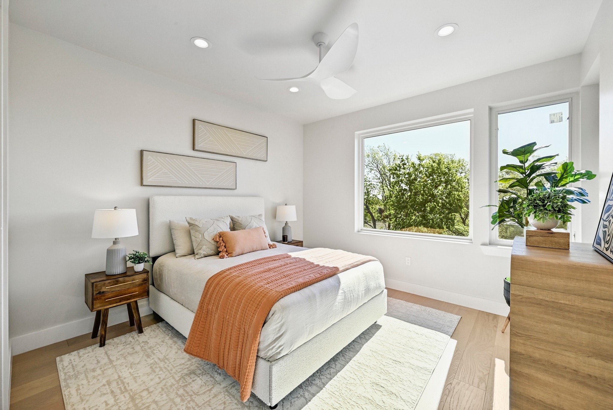 100 West Odell Street, Unit 2 Austin, TX 78752 - Photo 24 of 36 3rd Floor Primary Bedroom with scenic windows.