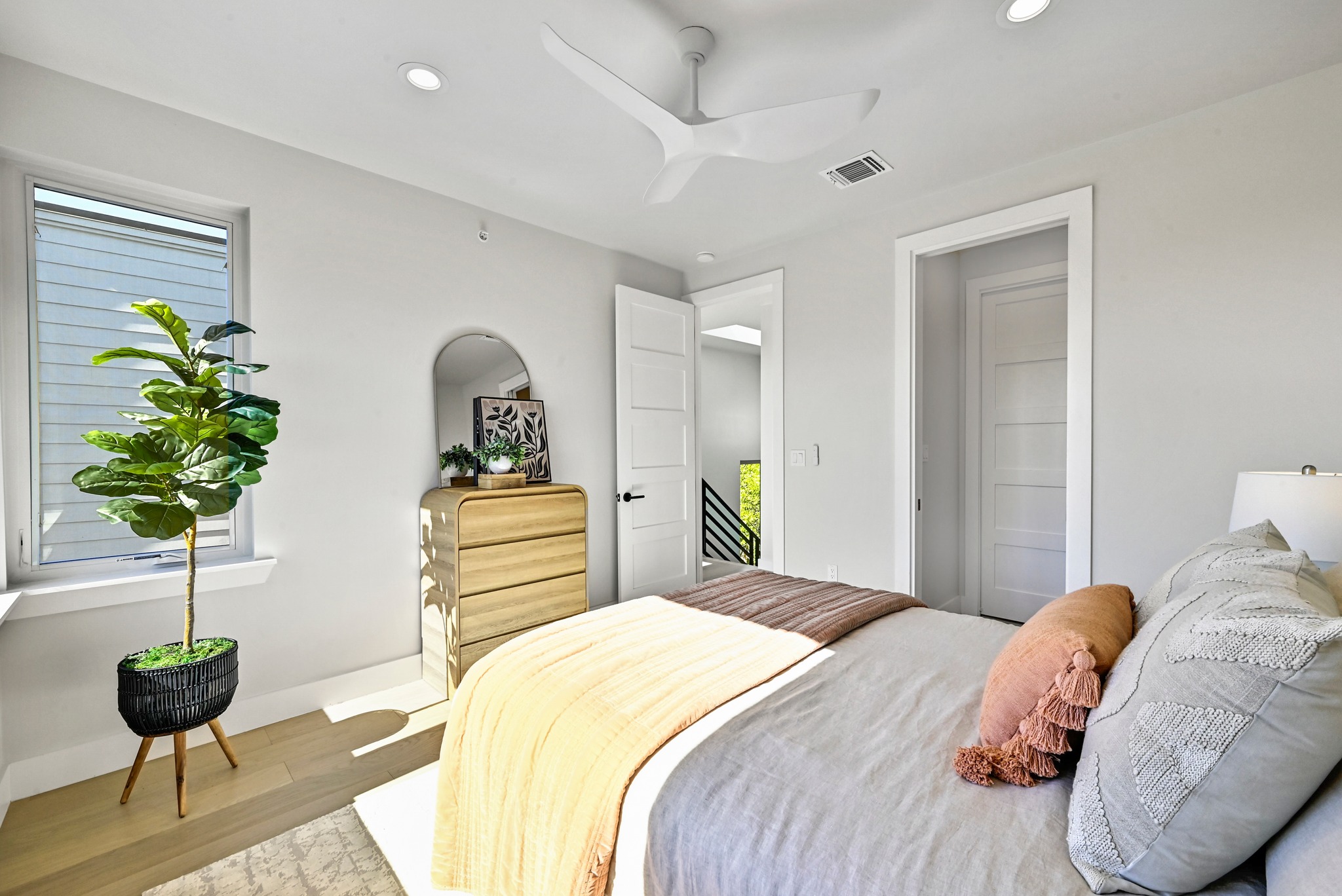 100 West Odell Street, Unit 2 Austin, TX 78752 - Photo 25 of 36 3rd Floor Primary Bedroom with a generous amount of space..