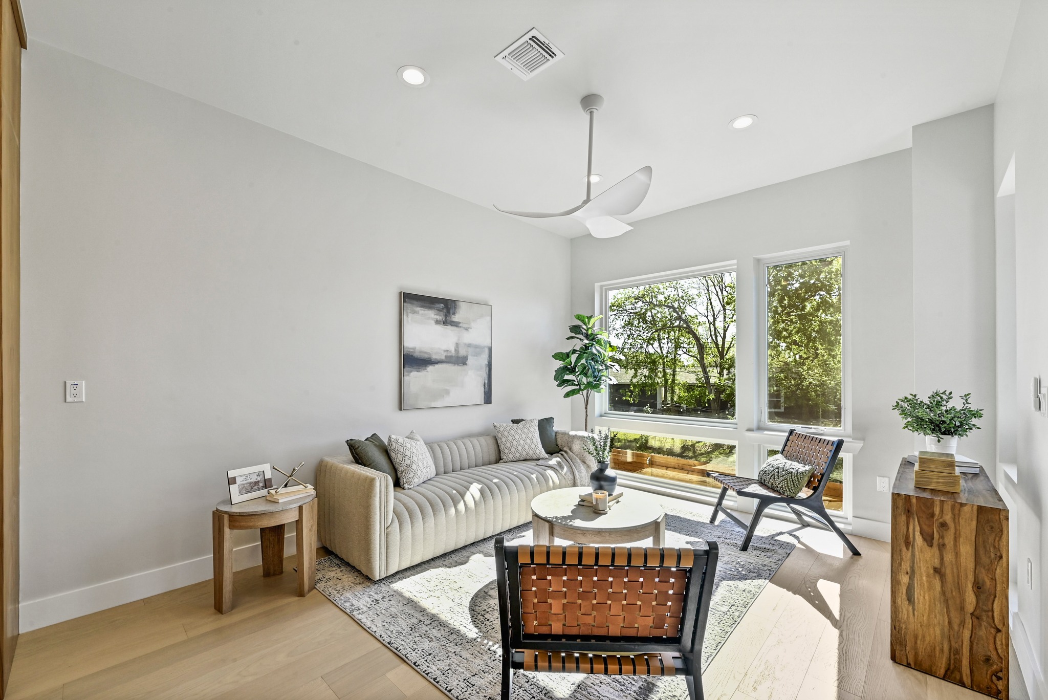 100 West Odell Street, Unit 2 Austin, TX 78752 - Photo 10 of 36 2nd Floor Open Living area with plenty of space for seating.