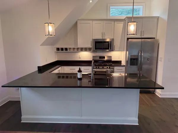 $3,250 | 11 Cottage Park Drive, Dover, NH 03820