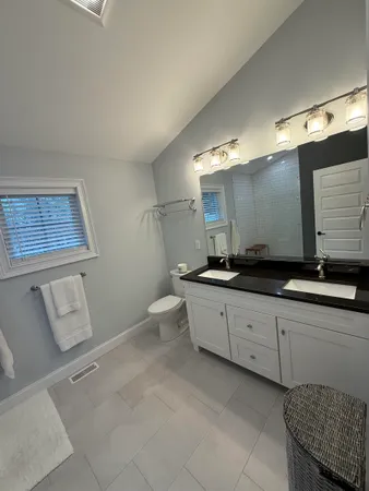 $3,250 | 11 Cottage Park Drive, Dover, NH 03820