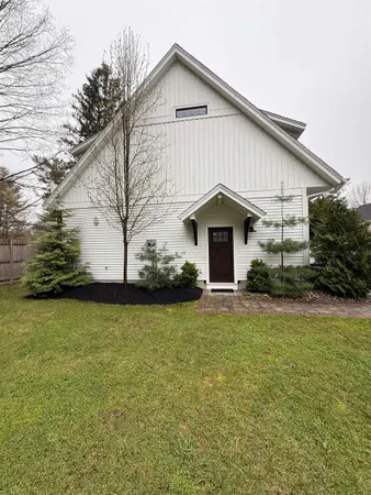 $3,250 | 11 Cottage Park Drive, Dover, NH 03820