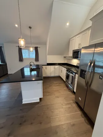 $3,250 | 11 Cottage Park Drive, Dover, NH 03820