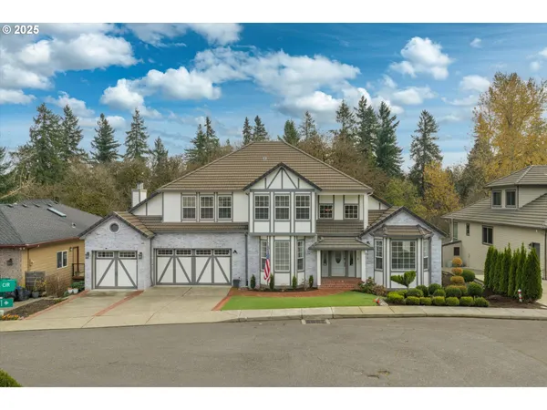 $1,295,000 | 6499 Southeast Norma Circle, Milwaukie, OR 97267