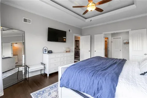 $550,000 | 7445 Northwest Forest Lakes Drive, Parkville, MO 64152