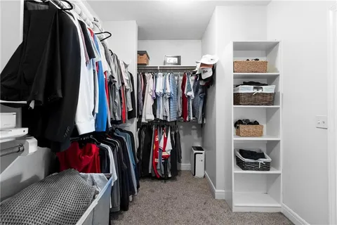 $550,000 | 7445 Northwest Forest Lakes Drive, Parkville, MO 64152