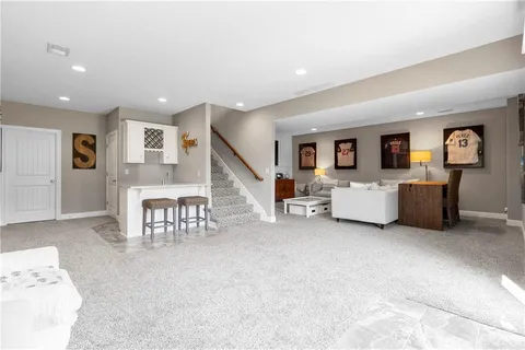 $550,000 | 7445 Northwest Forest Lakes Drive, Parkville, MO 64152