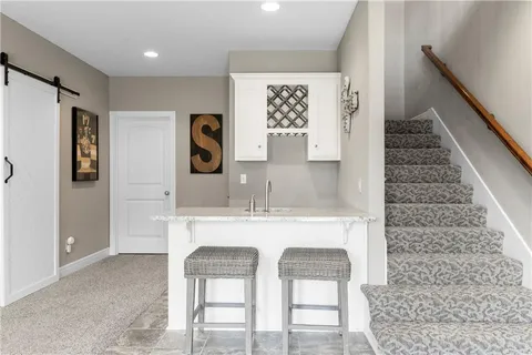 $550,000 | 7445 Northwest Forest Lakes Drive, Parkville, MO 64152