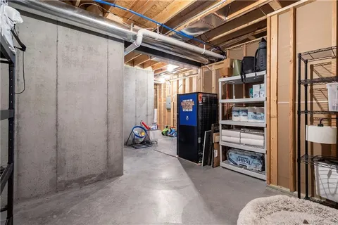 $550,000 | 7445 Northwest Forest Lakes Drive, Parkville, MO 64152