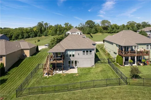 $550,000 | 7445 Northwest Forest Lakes Drive, Parkville, MO 64152