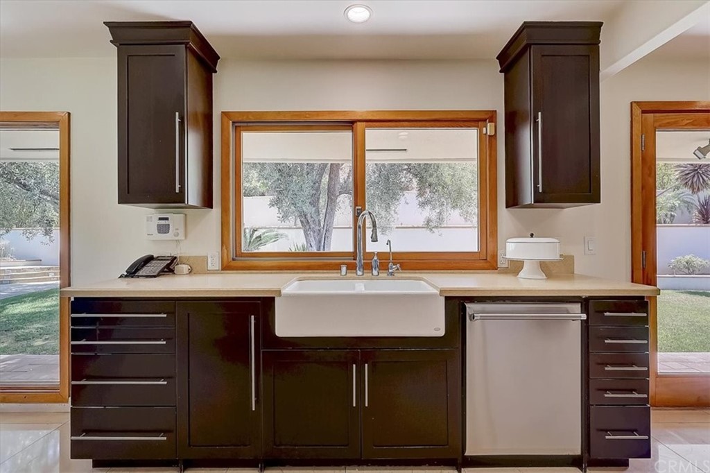 12392 Ranchview Drive Santa Ana, CA 92705 - Photo 16 of 72