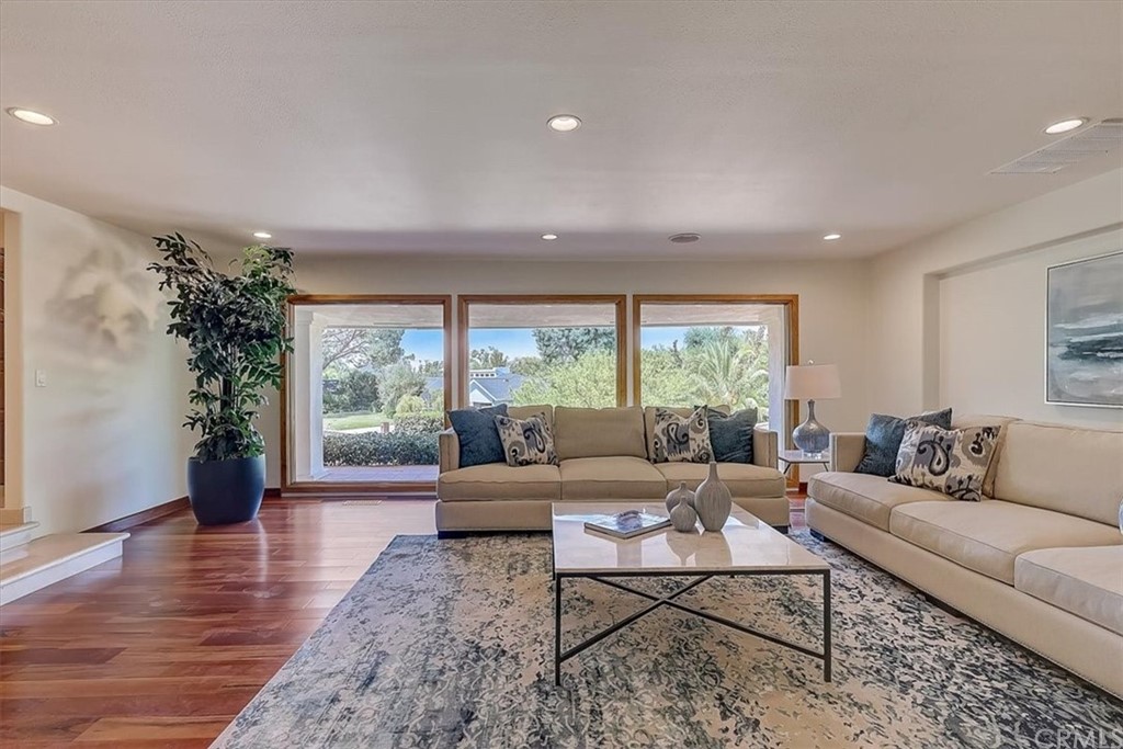 12392 Ranchview Drive Santa Ana, CA 92705 - Photo 6 of 72