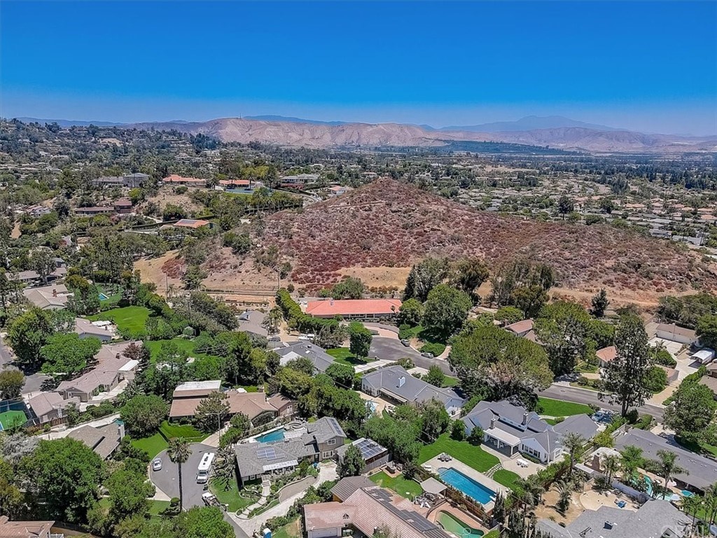 12392 Ranchview Drive Santa Ana, CA 92705 - Photo 70 of 72 a view of a city