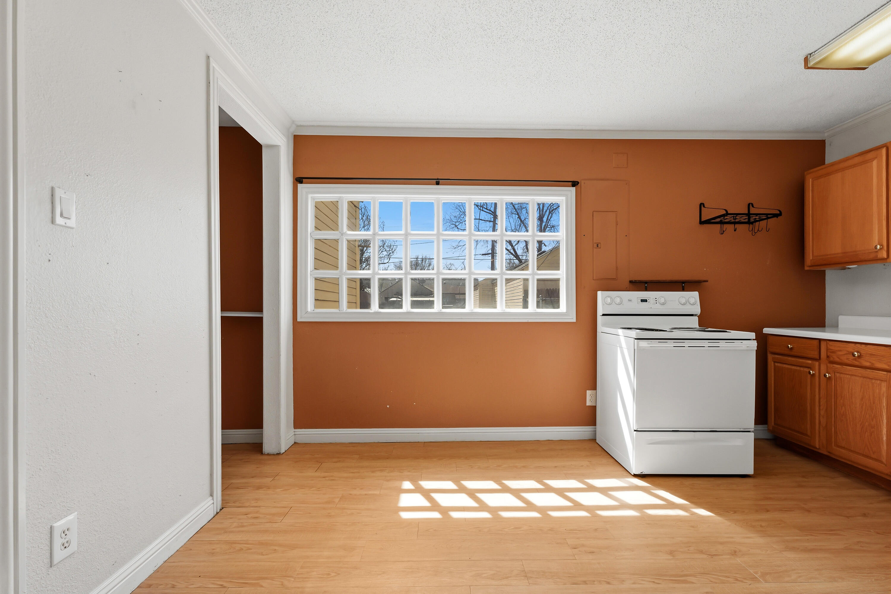 2419 25th Street Lubbock, TX 79411 - Photo 9 of 21 DSC00867