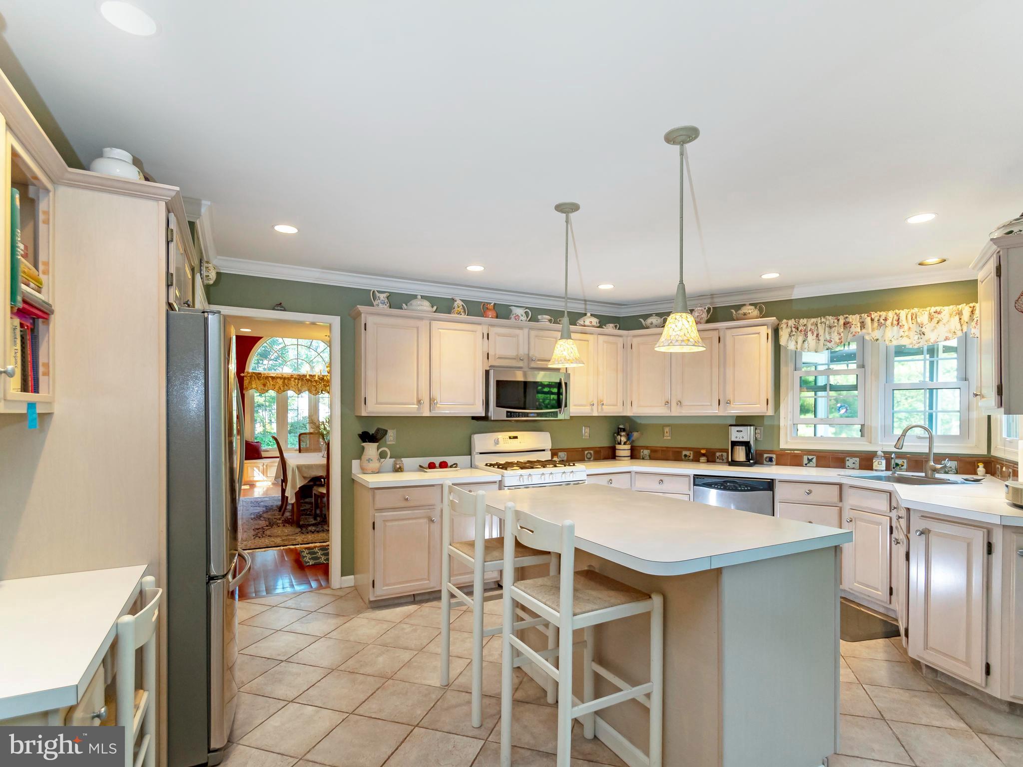 637 Hoover Road Blue Bell, PA 19422 - Photo 11 of 31 Kitchen