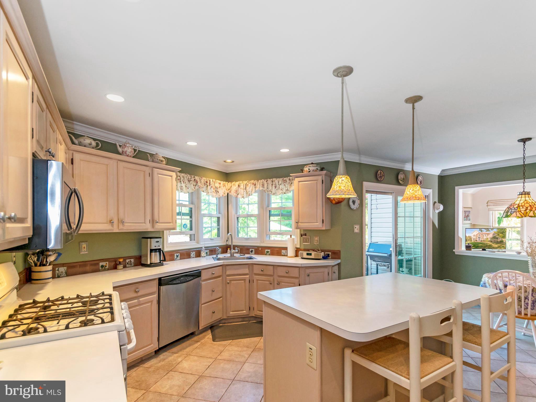 637 Hoover Road Blue Bell, PA 19422 - Photo 12 of 31 Kitchen