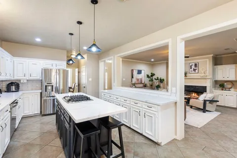 $649,800 | 39327 Lago Drive, Magnolia, TX 77354