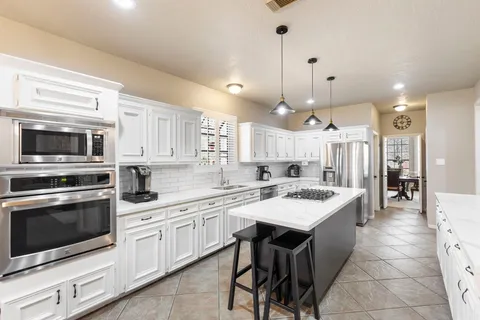 $649,800 | 39327 Lago Drive, Magnolia, TX 77354