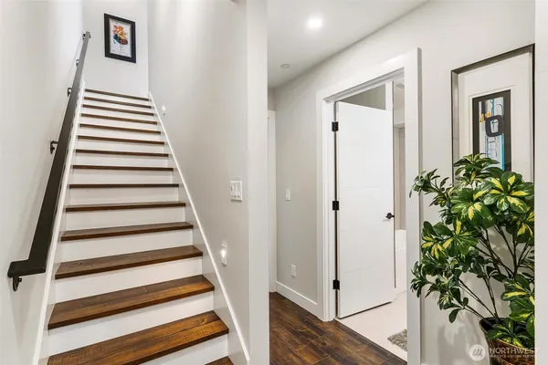 $775,000 | 7146 47th Avenue Southwest, Seattle, WA 98136