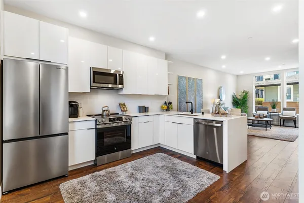 $775,000 | 7146 47th Avenue Southwest, Seattle, WA 98136