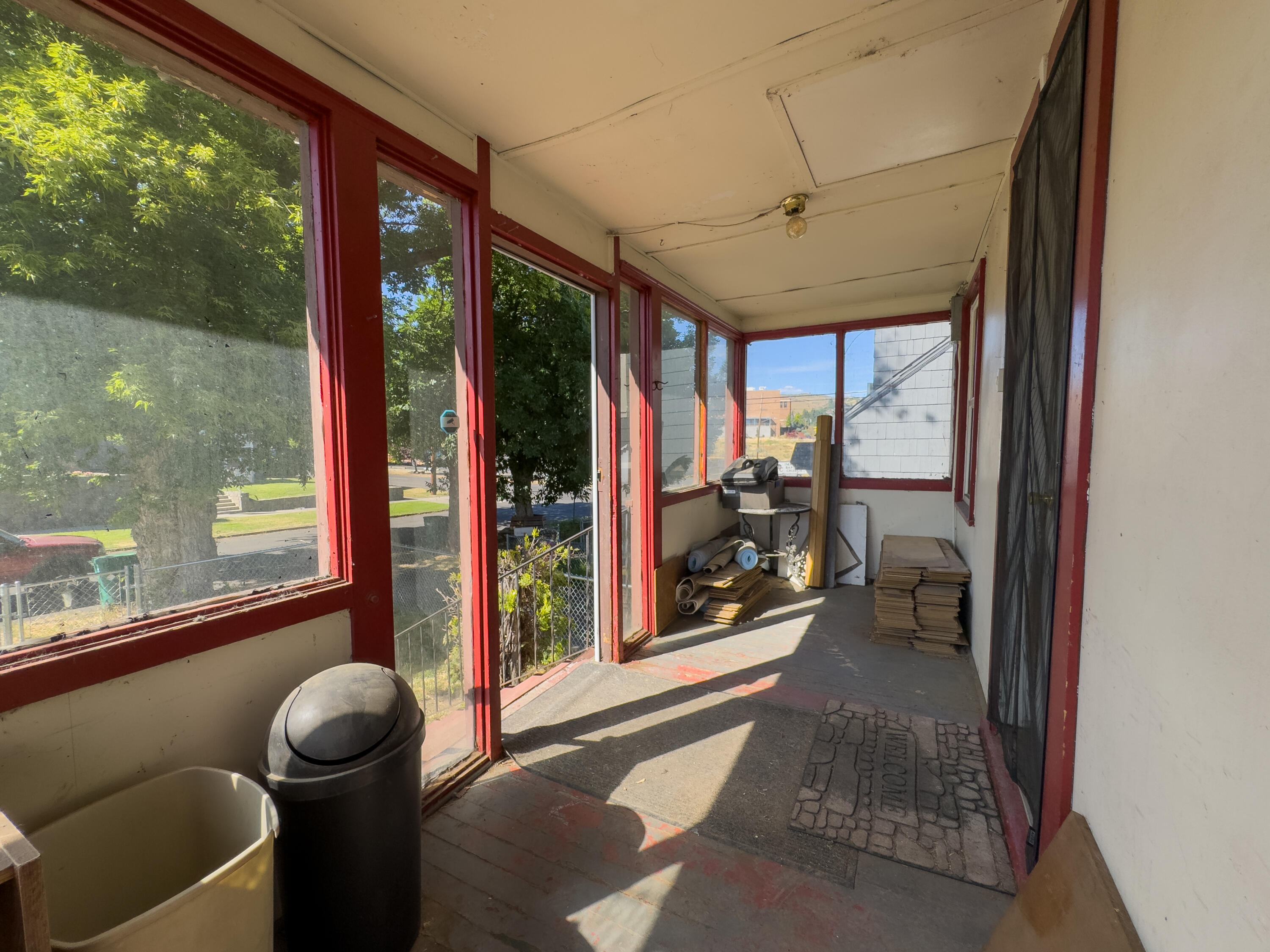 1034 High Street Klamath Falls, OR 97601 - Photo 7 of 55 1034 High St-07