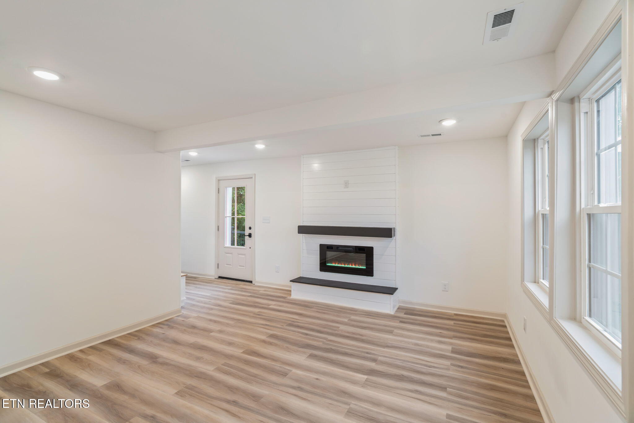 2209 Sanderson Road Knoxville, TN 37921 - Photo 8 of 44 Great Room