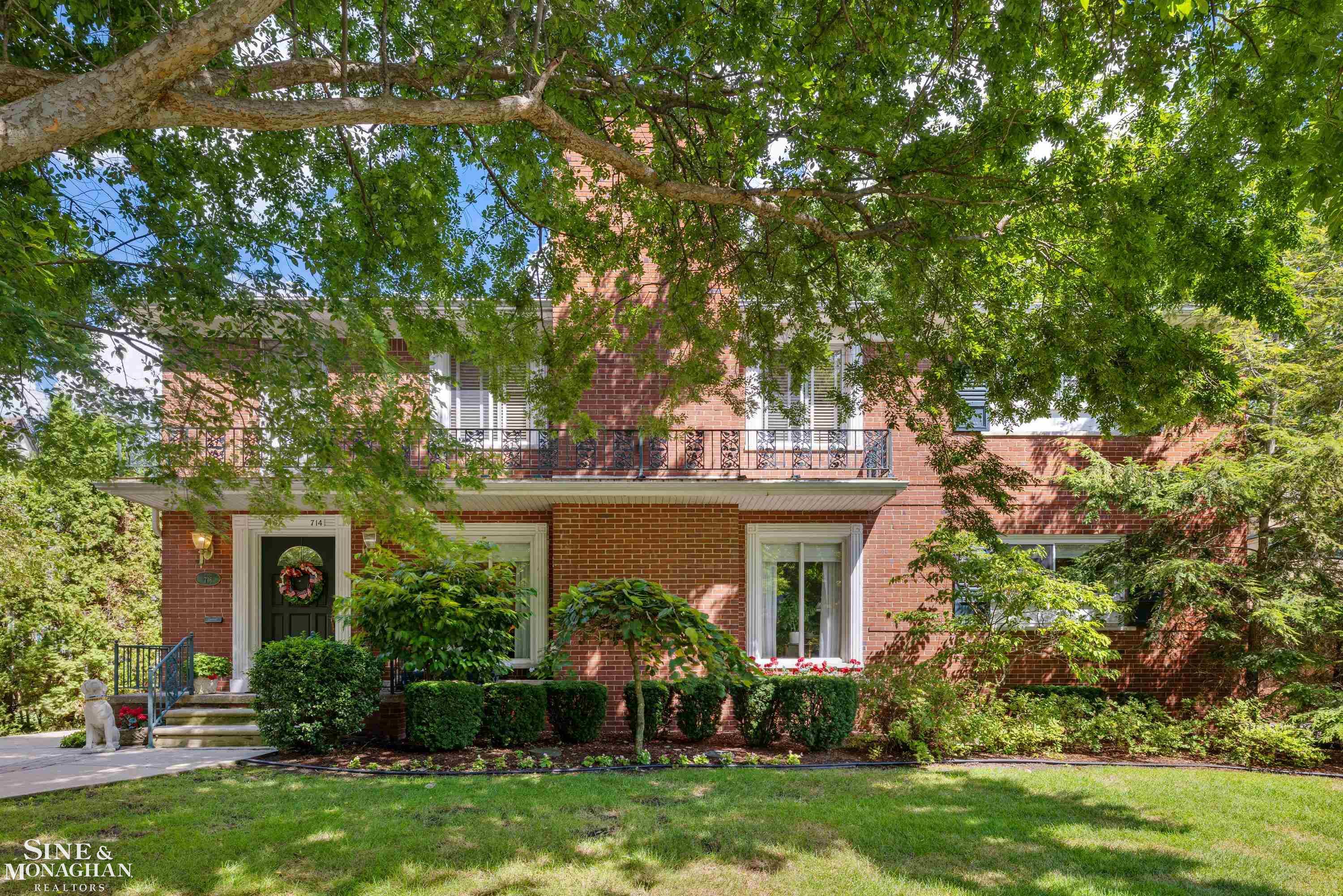 716 Trombley Road Grosse Pointe, MI 48230 - Photo 3 of 97