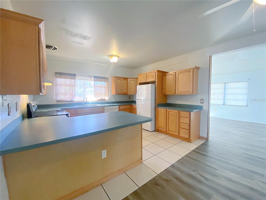 390 16th Street Northeast Winter Haven, FL 33881 - Photo 7 of 25