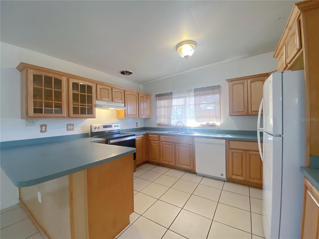 390 16th Street Northeast Winter Haven, FL 33881 - Photo 8 of 25