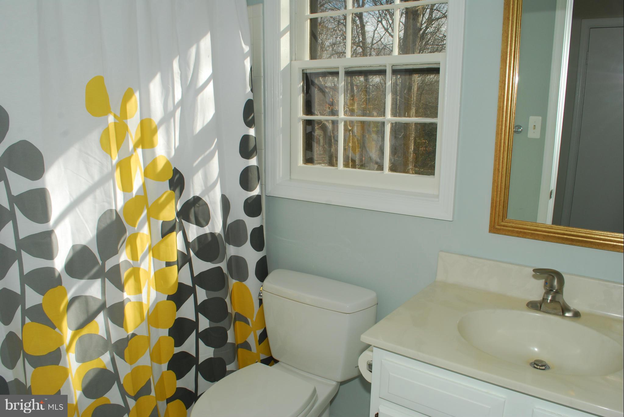 2214 Wakerobin Lane Reston, VA 20191 - Photo 12 of 30 Bath (Master)
