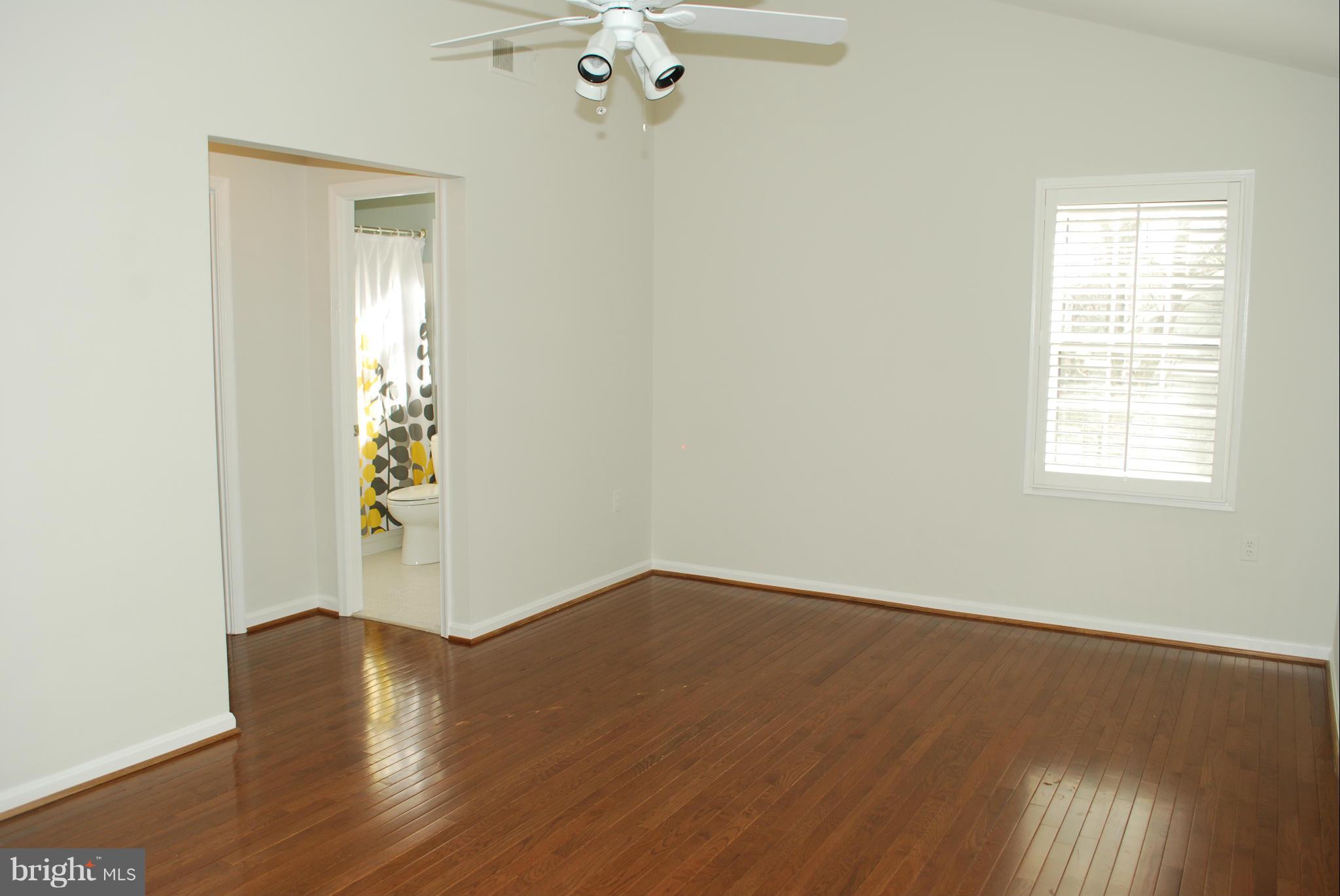 2214 Wakerobin Lane Reston, VA 20191 - Photo 14 of 30 Bedroom (Master)