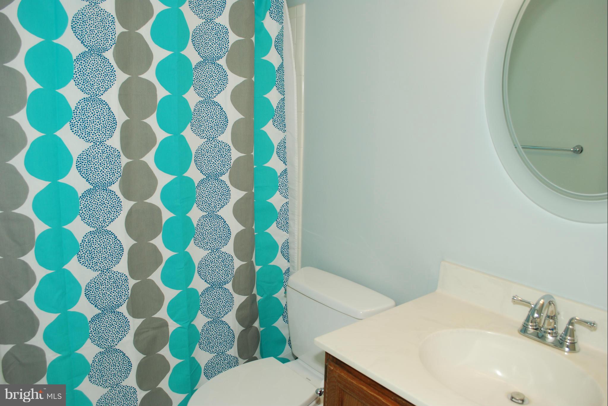 2214 Wakerobin Lane Reston, VA 20191 - Photo 21 of 30 Bath