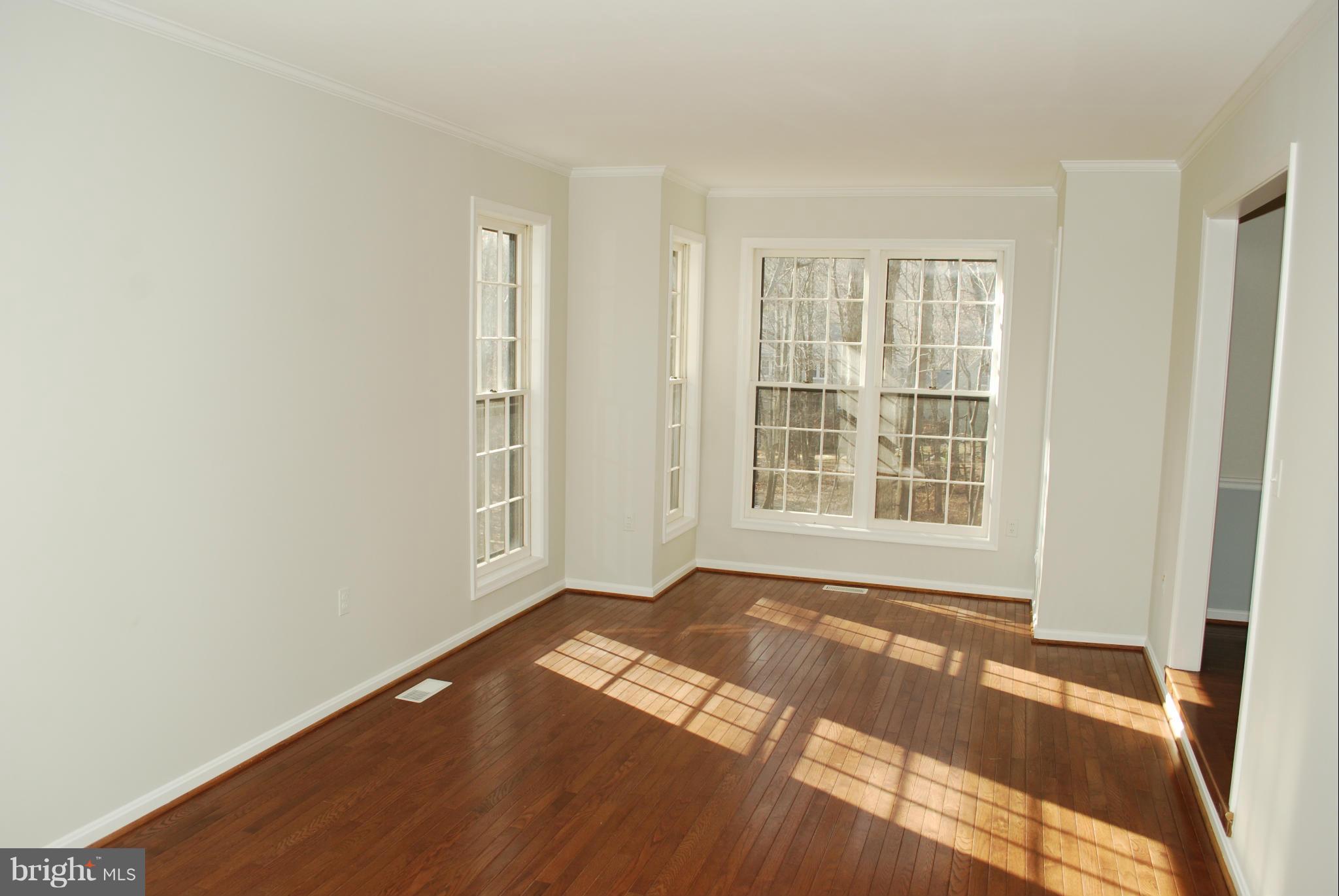 2214 Wakerobin Lane Reston, VA 20191 - Photo 6 of 30 Living Room