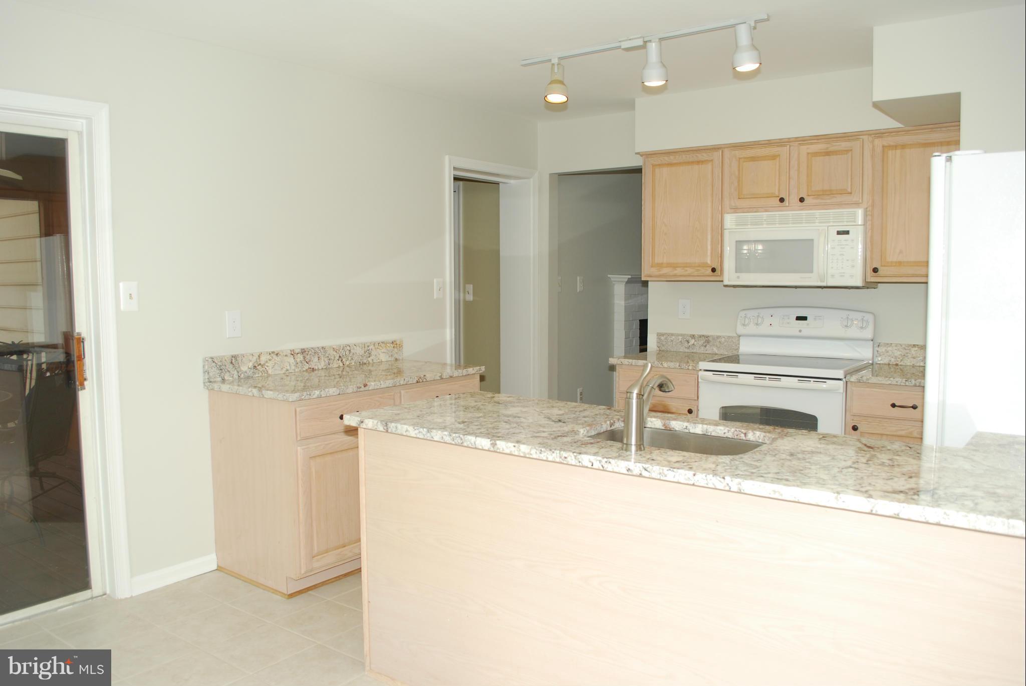 2214 Wakerobin Lane Reston, VA 20191 - Photo 10 of 30 Kitchen
