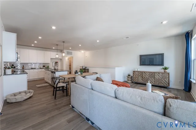 $331,420 | 5309 Twisting Vine Lane, Unit 203, Glen Allen, VA 23059