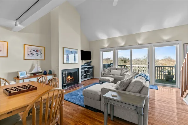 $4,000 | 157 Harrison Avenue, Unit 15, Newport, RI 02840