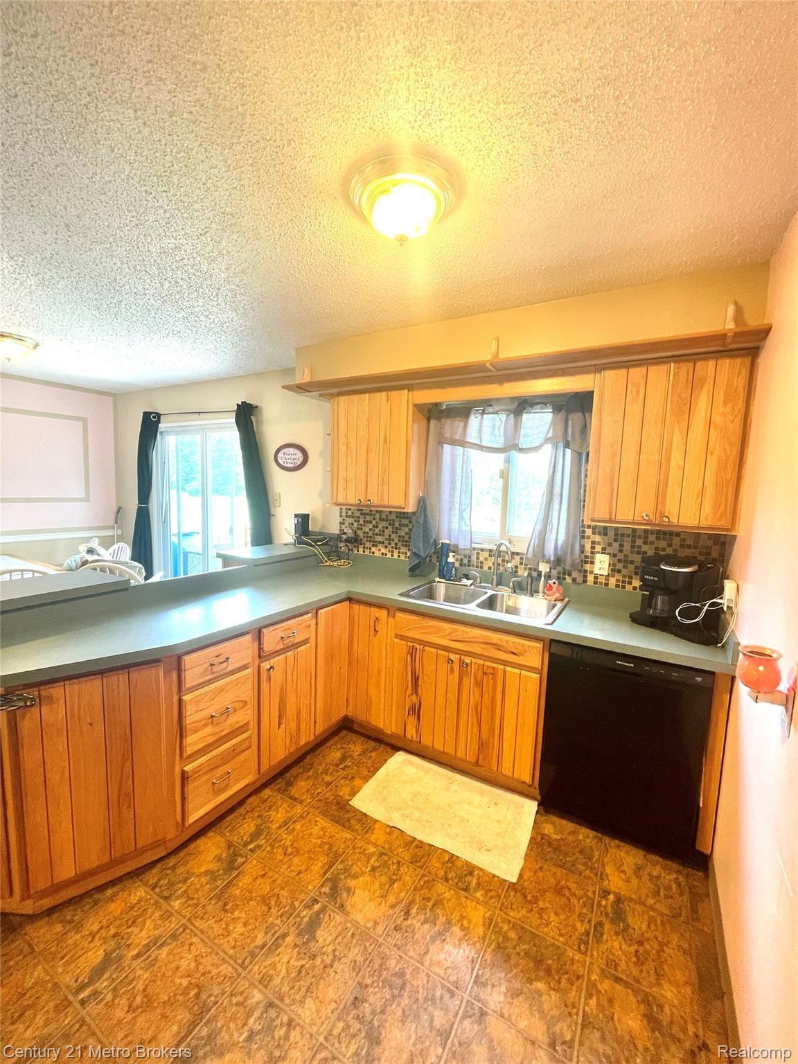 9130 Reid Road Swartz Creek, MI 48473 - Photo 5 of 16 IMG_1419.jpg