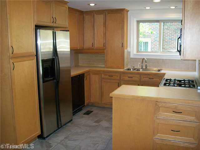 116 Kensington Road Greensboro, NC 27403 - Photo 9 of 16 Interior Space/Layout.