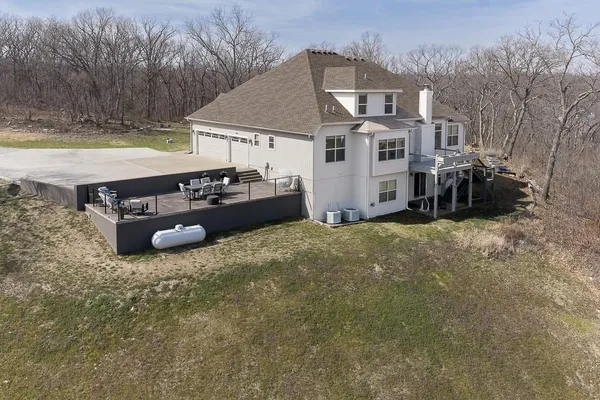 $799,950 | 17384 Blue Moon Lane, Tonganoxie, KS 66086