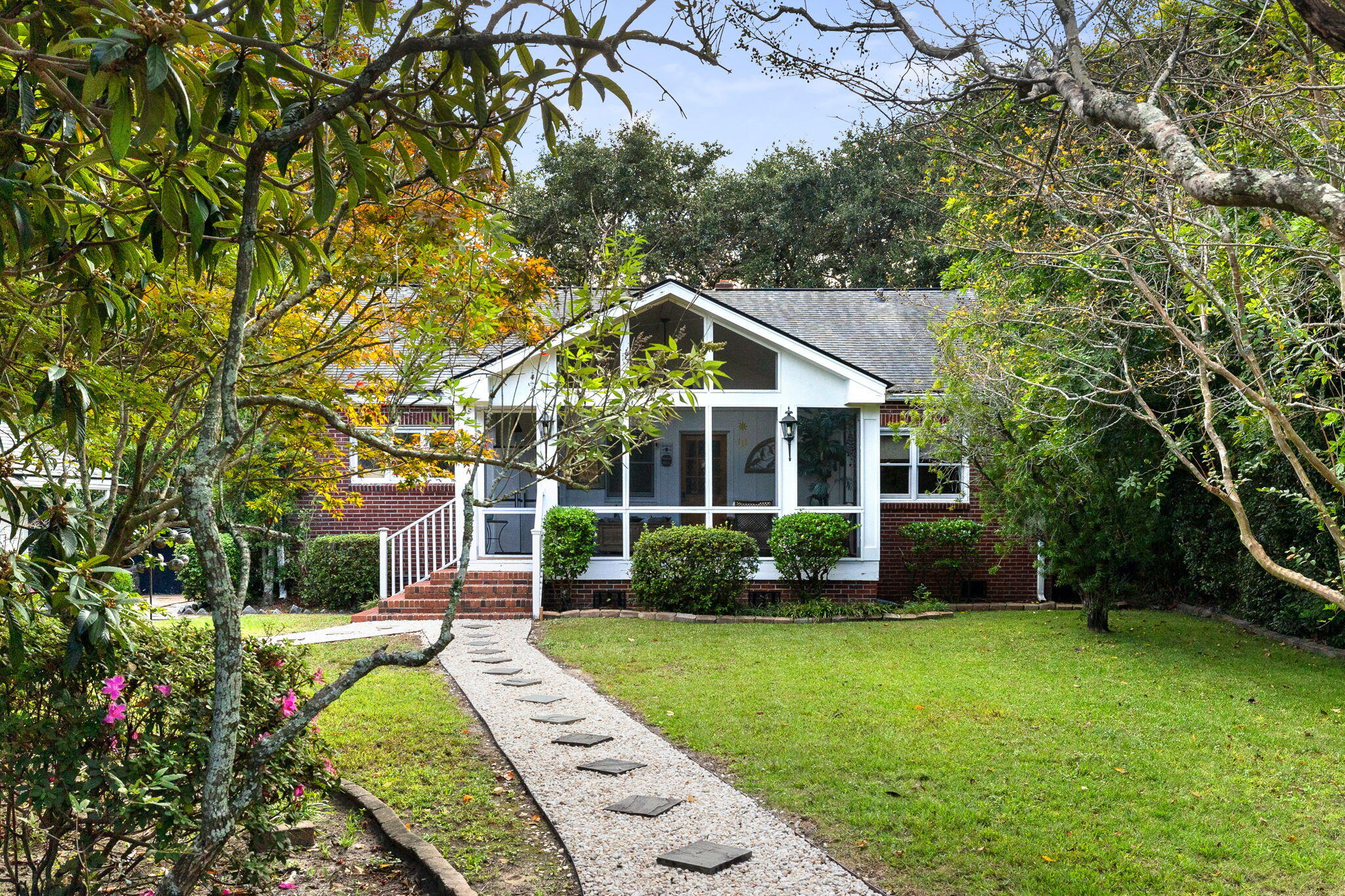 717 Woodward Road Charleston, SC 29407 - Photo 2 of 28 36-web-or-mls-036-717WoodwardRd-Charlest