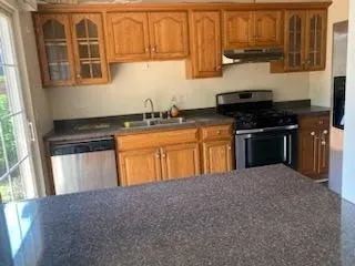 $2,650 | 785 Woodside Drive, Roselle, IL 60172