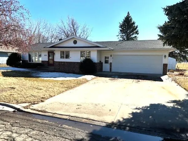 $229,000 | 105 Buckeye Drive, Montevideo, MN 56265