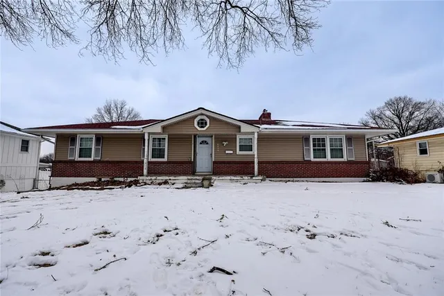 $220,000 | 8304 Willow Way, Raytown, MO 64138