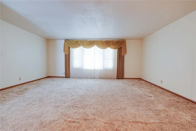 $220,000 | 8304 Willow Way, Raytown, MO 64138